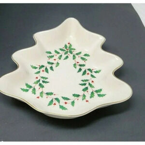 Lenox Holiday Holly Berry Gold Trim Tree Shaped Candy Dish 8"